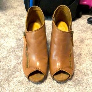 Nine West brown leather peep toe booties